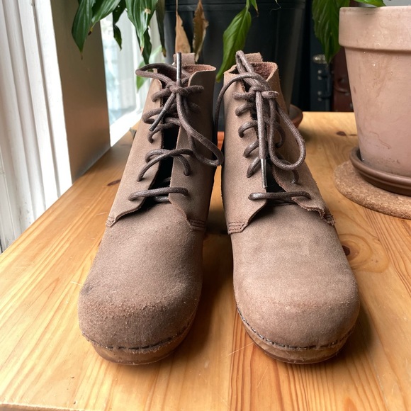 Vintage Swedish Sanita Lace Up Clog Boots Taupe Suede - Picture 7 of 7